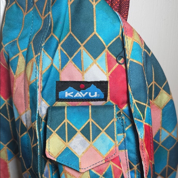 Kavu Multicolor Geometric Sling Bag - Picture 2 of 10